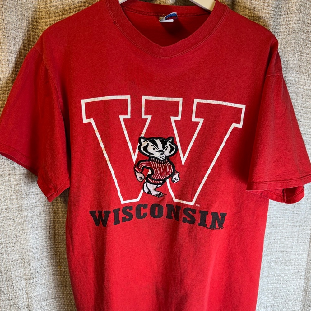 Wisconsin Red Graphic T-Shirt